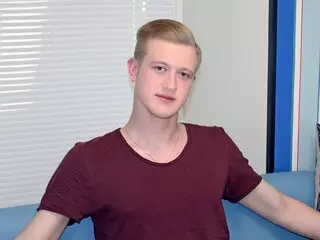 Camshow AdrianInviting